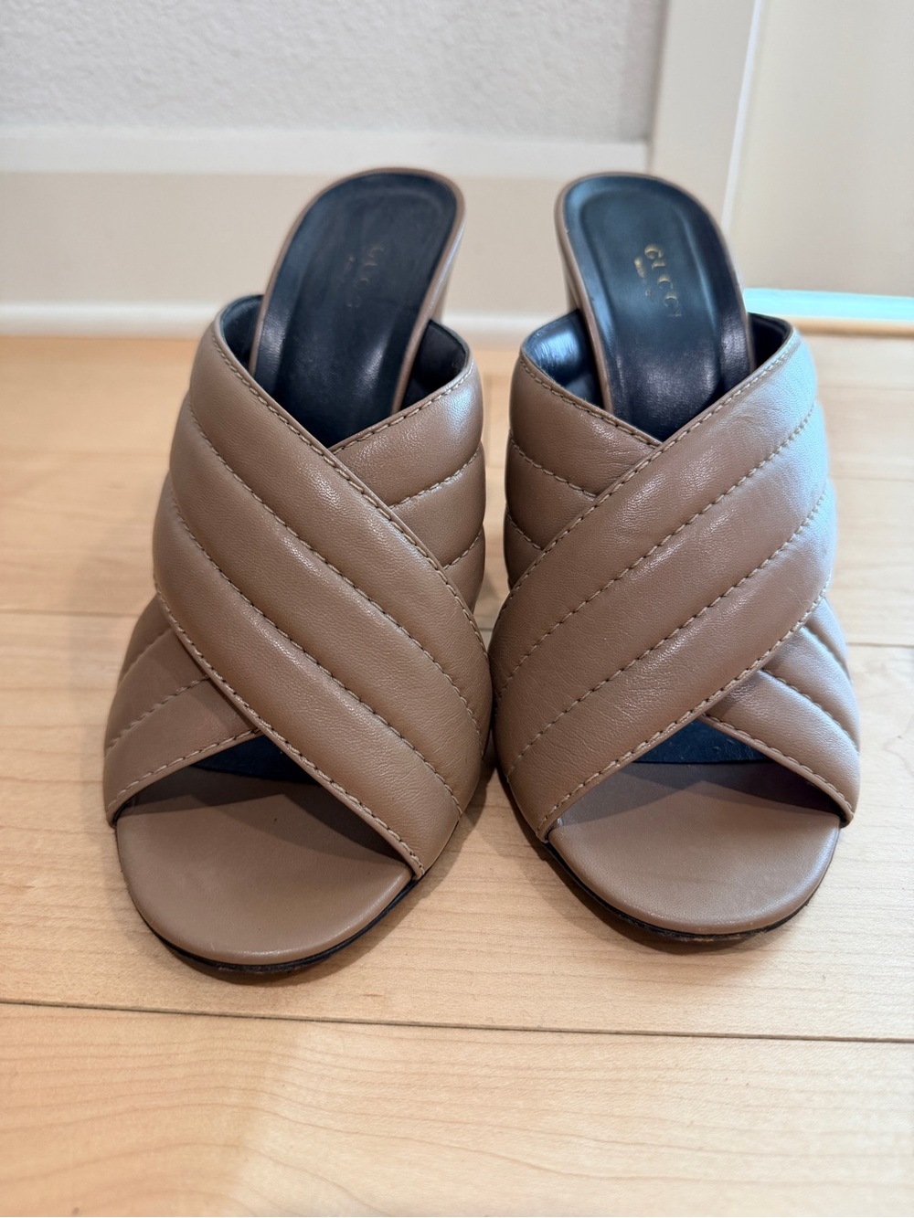 Gucci Leather Crisscross Mule Sandals - Taupe